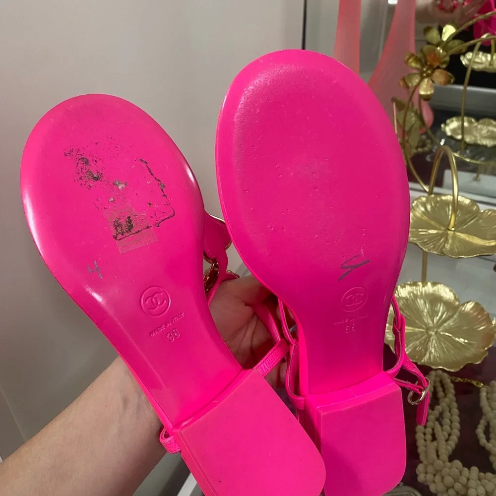 CHANEL Hot Pink Heart Charm T-Strap Sandals - Picture 5 of 6